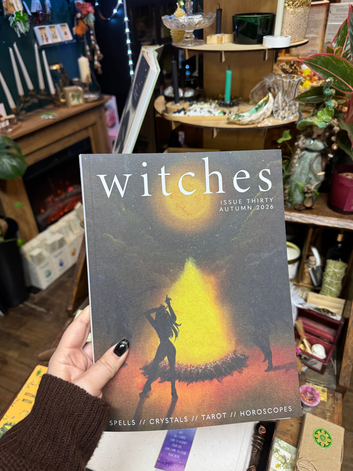 Witches Magazine Spring : Choose an issue